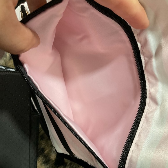 VICTORIA SECRET POUCH AND SMALL ORGANIZER - Picture 4 of 10
